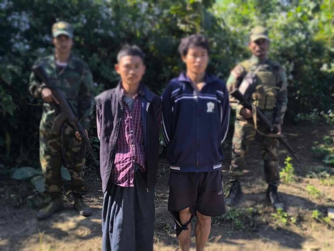 (မင်းတပ် ခလရ (၂၇၄)မှ ထွက်​ပြေးသွား​သောစစ်သားနှင့် မိသားစုဝင်များကို​ယောဗျူဟာကဖမ်းဆီးပြီး​နောက်​တွေ့ရစဥ်။ဓါတ်ပုံ-​ယောဗျူဟာ)