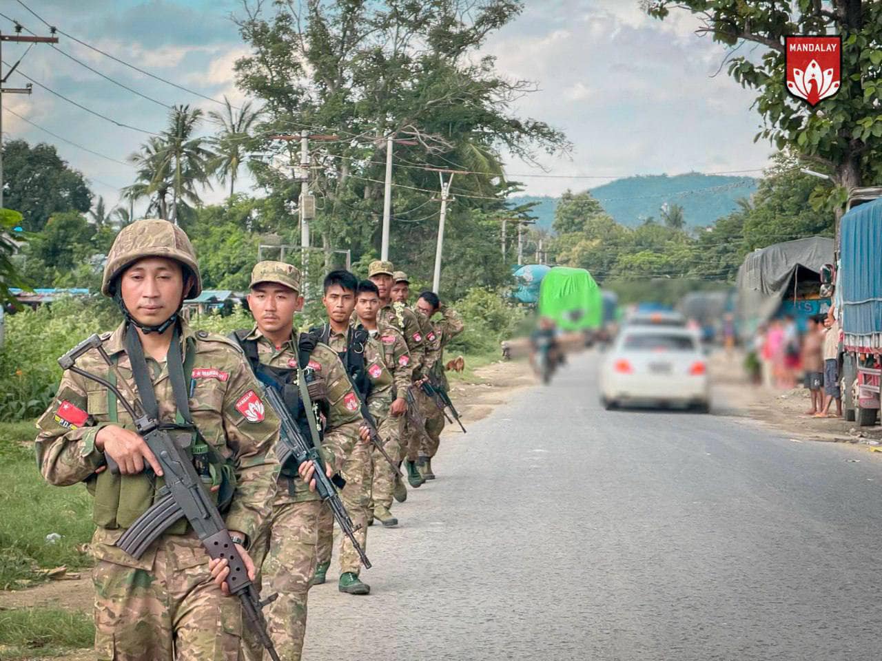 (မန္တလေး PDFမှ ရဲဘော်များအား တွေ့ရစဉ်။ ဓာတ်ပုံ - MDY-PDF)