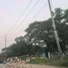 (ရွှေပေါက္ကံမြို့သစ်အထွေထွေအုပ်ချုပ်ရေးမှူးရုံးရှေ့နေရာအား မြင်တွေ့ရစဉ်။ ဓာတ်ပုံ - မြောက်ဥက္ကလာပမြို့နယ် ပကဖ)