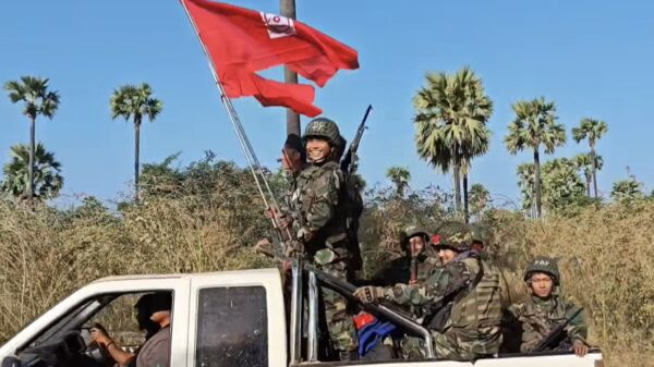 အောင်ပွဲပြန် မုံရွာခရိုင်ရင်း(၃)က မင်းတပ်မြို့သိမ်းတိုက်ပွဲအတွင်းကျဆုံးခဲ့သည့် PDF ရဲဘော်များ၏ဓာတ်ပုံများ ကိုင်ဆောင်ဂုဏ်ပြု