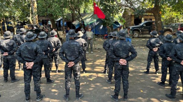 (ပြီးခဲ့သည့်ရက်ပိုင်းက PDFတပ်ရင်းများထံ သွားရောက်တွေ့ဆုံနေသည့် ပြည်ထောင်စုဝန်ကြီးချုပ်အား တွေ့ရစဉ်။ ဓာတ်ပုံ - Mahn Winn Khaing Thann - Prime Minister of NUG)
